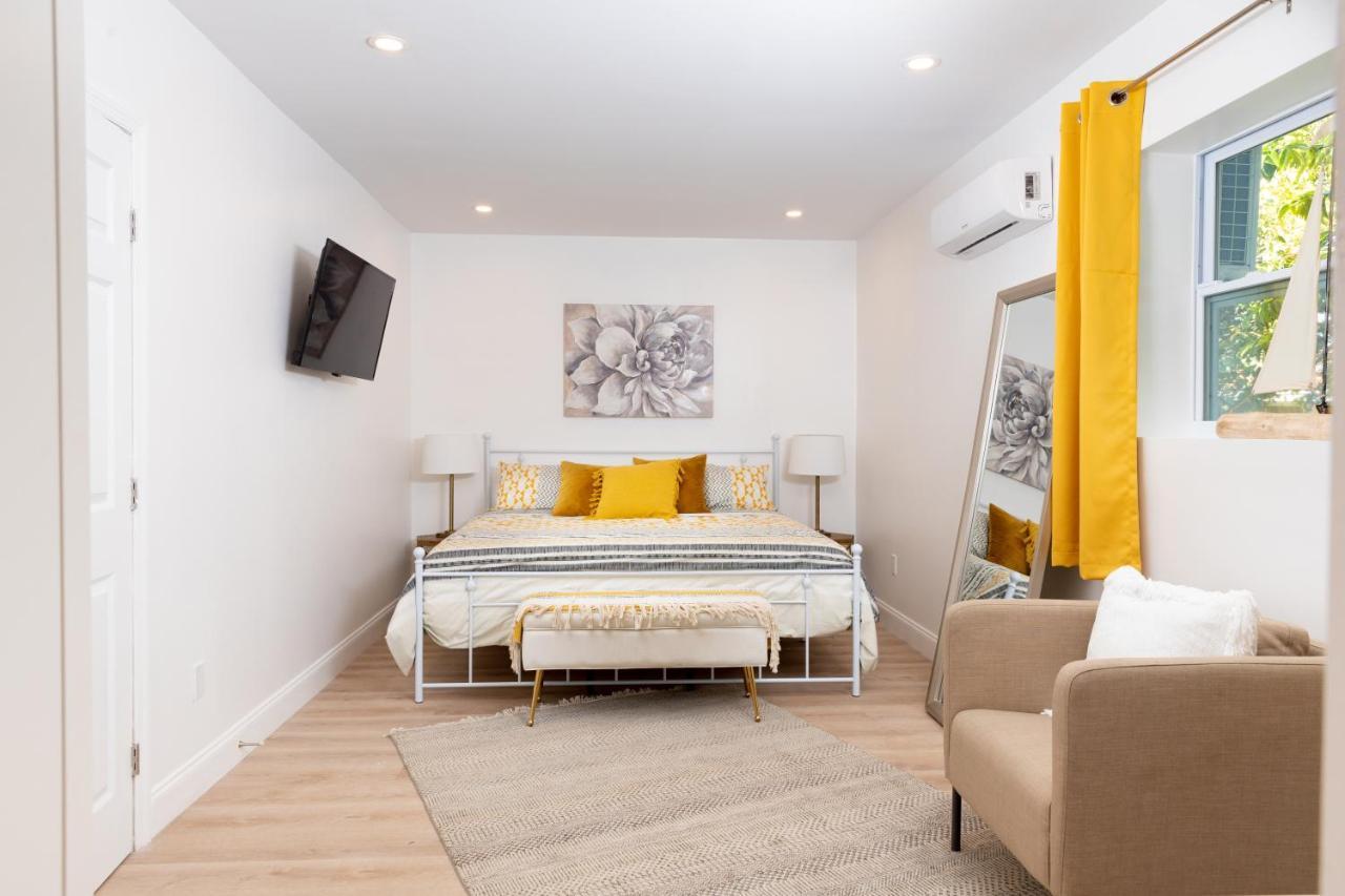 Beautiful Casita With King Bed And Private Patio Close To Calle 8, Mia Airport, Coral Gables Miami Exterior photo
