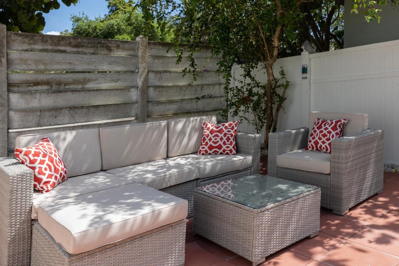 Beautiful Casita With King Bed And Private Patio Close To Calle 8, Mia Airport, Coral Gables Miami Exterior photo