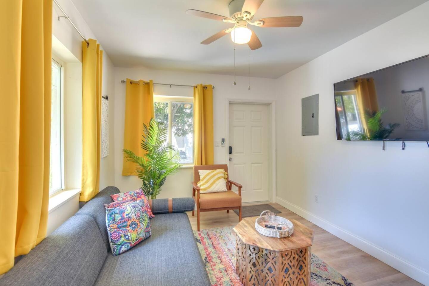 Beautiful Casita With King Bed And Private Patio Close To Calle 8, Mia Airport, Coral Gables Miami Exterior photo